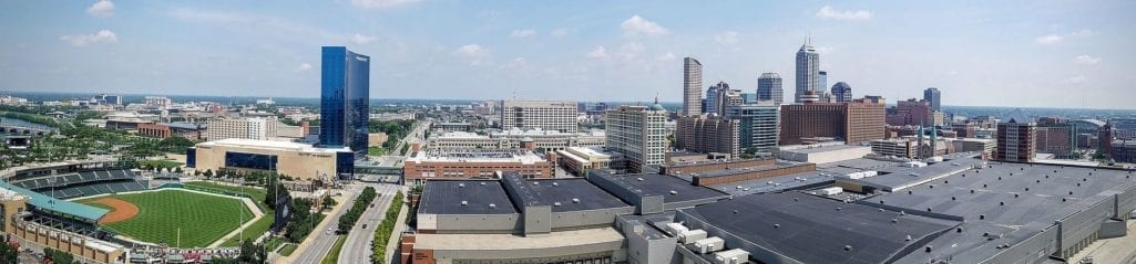 Panorama_of_downtown_Indianapolis_skyline,_July_2016.jpg